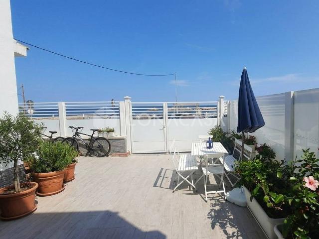 Villa in affitto a Bari lungomare Cristoforo Colombo, 268, arredato, giardino privato, terrazzo TrovaCasa