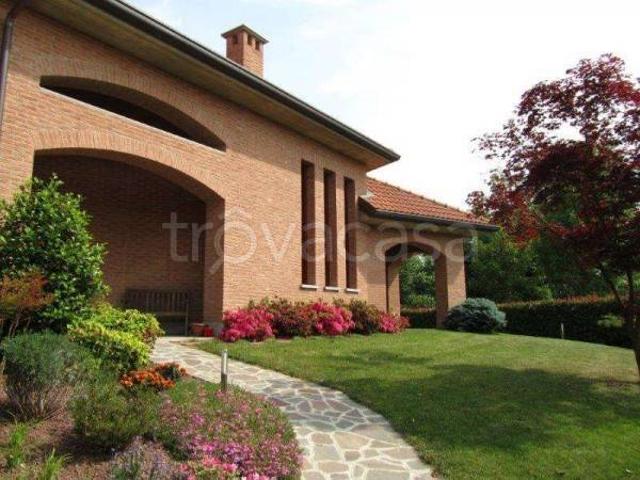 Villa in affitto a Bernareggio via Italia, giardino privato, nuova costruzione, parzialmente arredato TrovaCasa