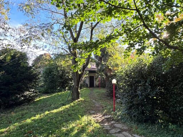 Villa in affitto a Besozzo VA