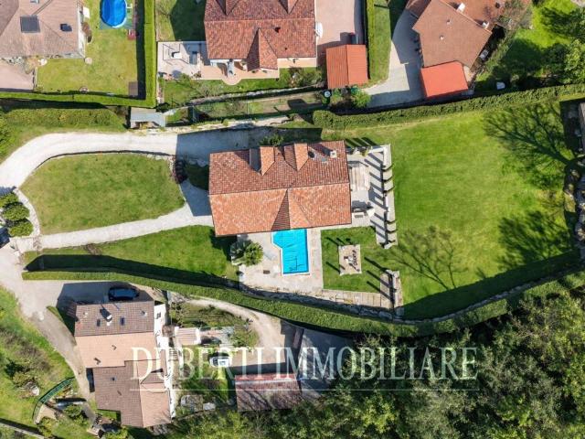 Villa in affitto a Bisuschio VA