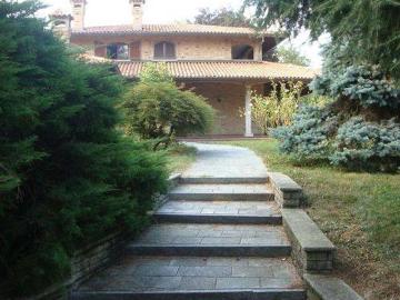 Villa in affitto a Brenna CO