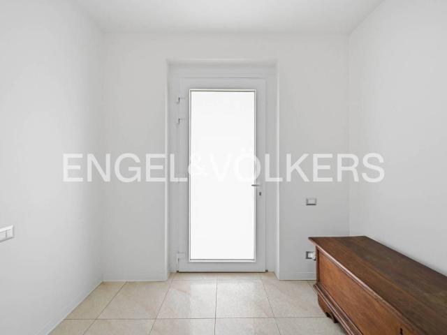 Villa in affitto a Gornate Olona villaggio Santa Monica, 3, giardino privato, box, parzialmente arredato TrovaCasa