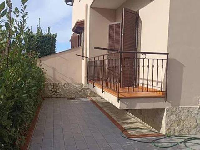 Villa in affitto a Giugliano in Campania NA