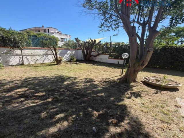 Villa in affitto a Giugliano in Campania NA