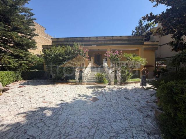 Villa in affitto a Giugliano in Campania corso Campano, non arredato/vuoto, giardino privato, terrazzo TrovaCasa