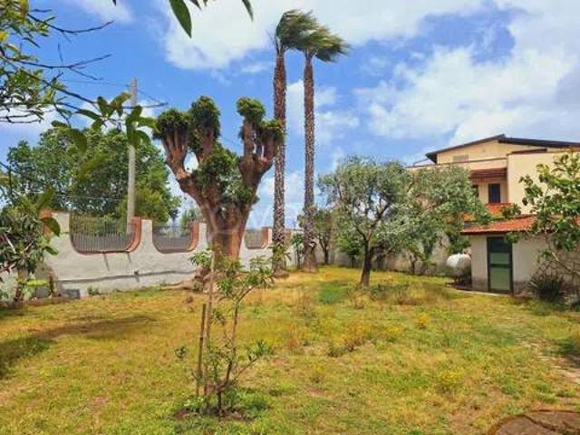 Villa in affitto a Giugliano in Campania, giardino, posto auto, terrazzo TrovaCasa