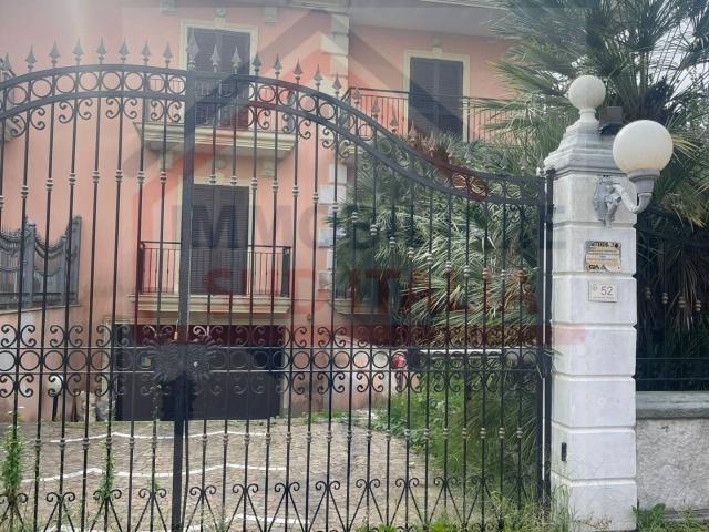 Villa in affitto a Giugliano in Campania, Varcaturo