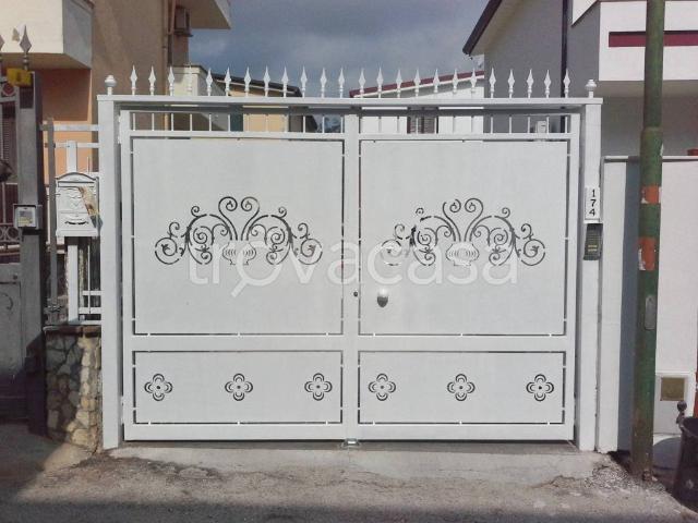 Villa in affitto a Giugliano in Campania via Lago Patria, 271B, giardino privato, box, terrazzo TrovaCasa