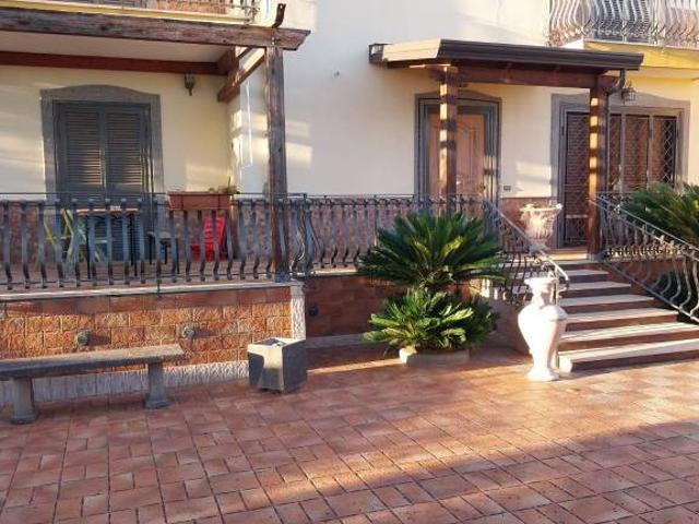 Villa in Affitto a Giugliano in Campania