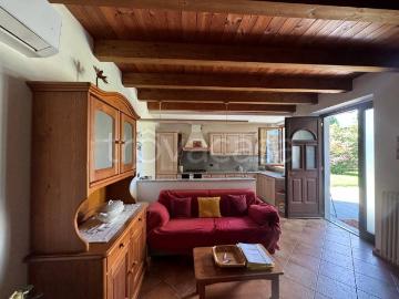 Villa in affitto a Dervio via Don Luigi Penati, arredato, giardino privato, terrazzo TrovaCasa