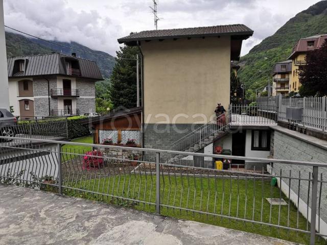 Villa in affitto a Edolo via Treboldi, 15, terrazzo, centrale, vicinanze negozi TrovaCasa