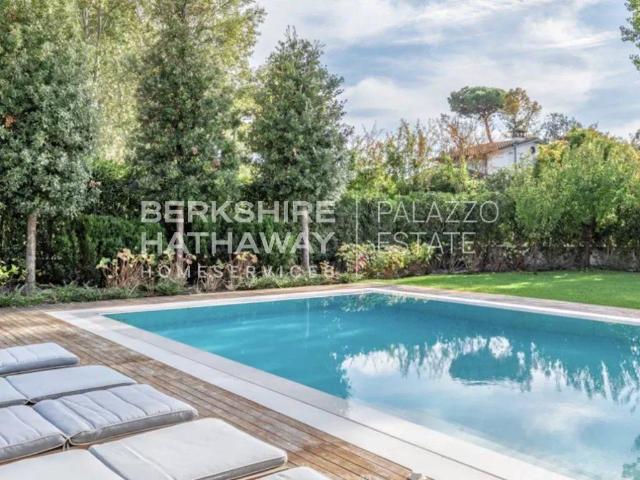 Villa in affitto a Forte dei Marmi, arredato, giardino privato, posto auto coperto TrovaCasa