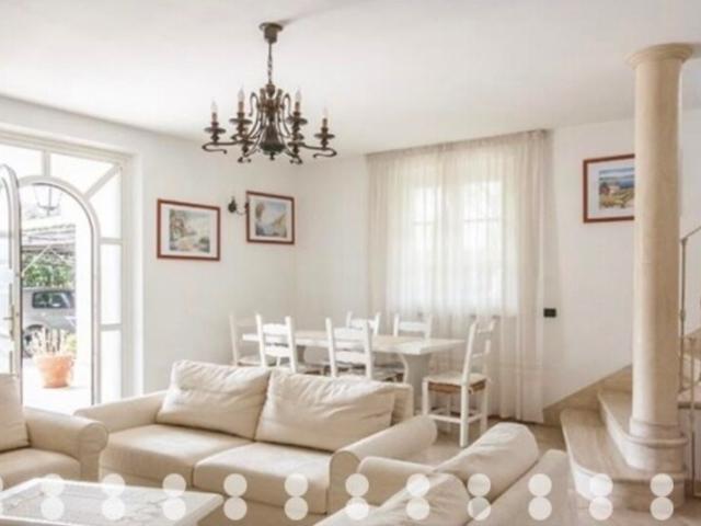Villa in affitto a Forte dei Marmi, giardino, posto auto, terrazzo TrovaCasa