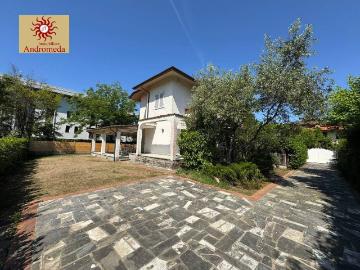 Villa in affitto a Forte dei Marmi LU