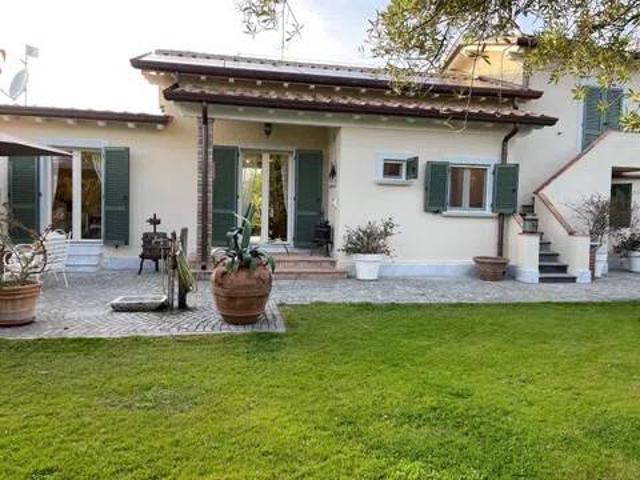 Villa in affitto a Forte dei Marmi LU