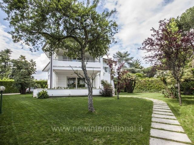 Villa in affitto a Forte dei Marmi LU
