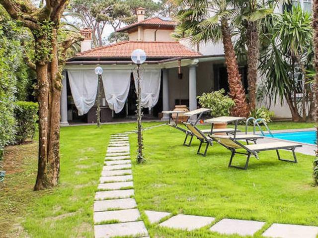 Villa in affitto a Forte dei Marmi LU