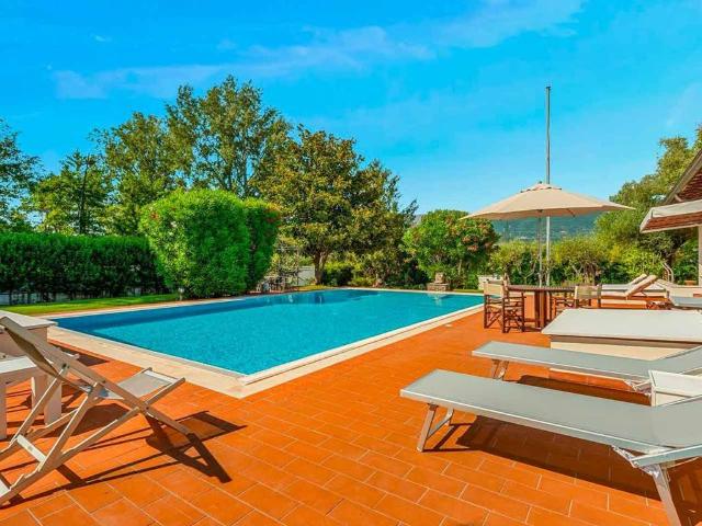 Villa in affitto a Forte dei Marmi LU