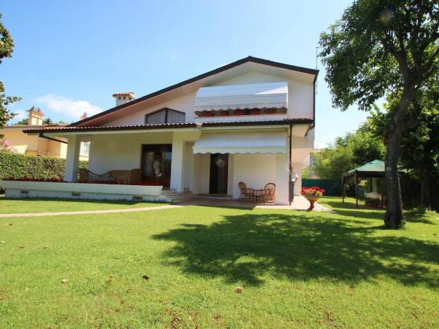 Villa in affitto a Forte dei Marmi LU