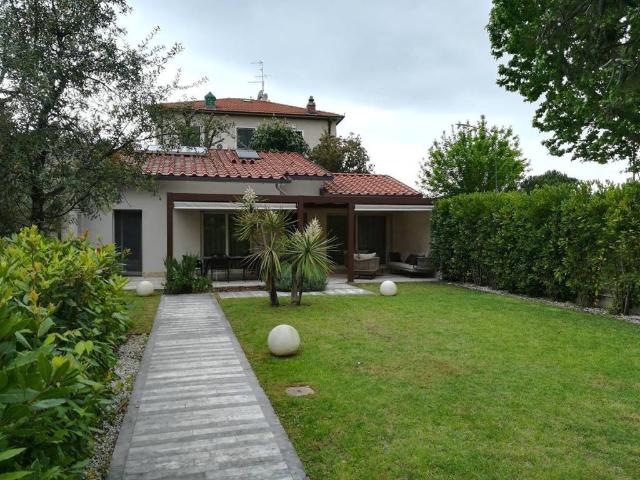 Villa in affitto a Forte dei Marmi LU