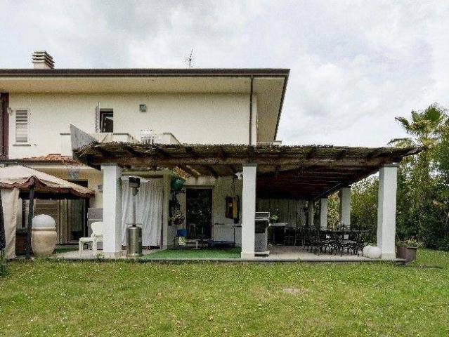 Villa in affitto a Forte dei Marmi LU
