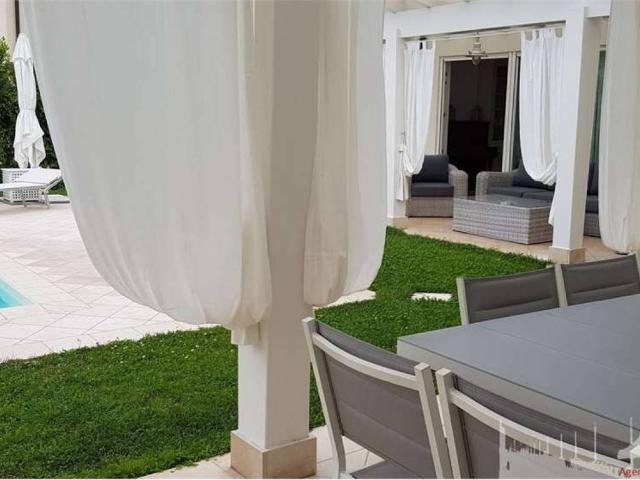 Villa in affitto a Forte dei Marmi LU