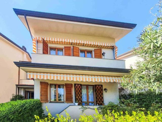 Villa in affitto a Forte dei Marmi LU