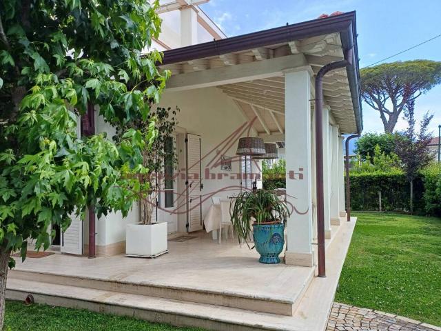 Villa in affitto a Forte dei Marmi LU