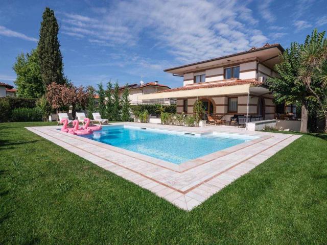 Villa in affitto a Forte dei Marmi LU