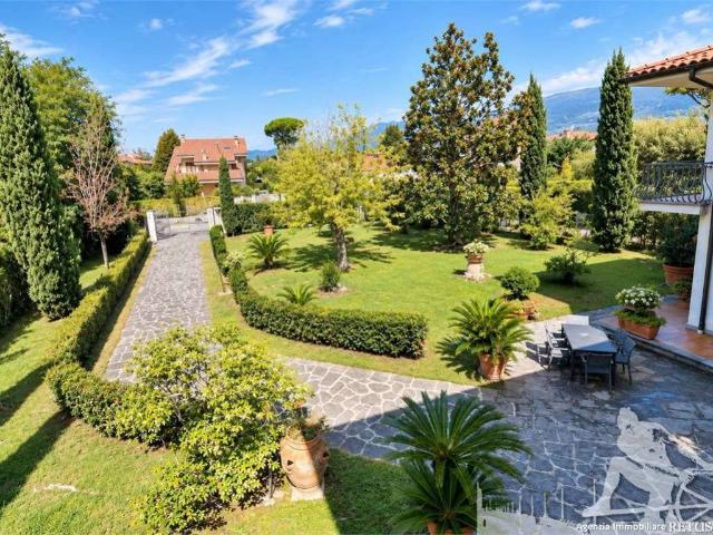 Villa in affitto a Forte dei Marmi LU