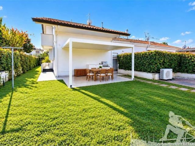 Villa in affitto a Forte dei Marmi LU