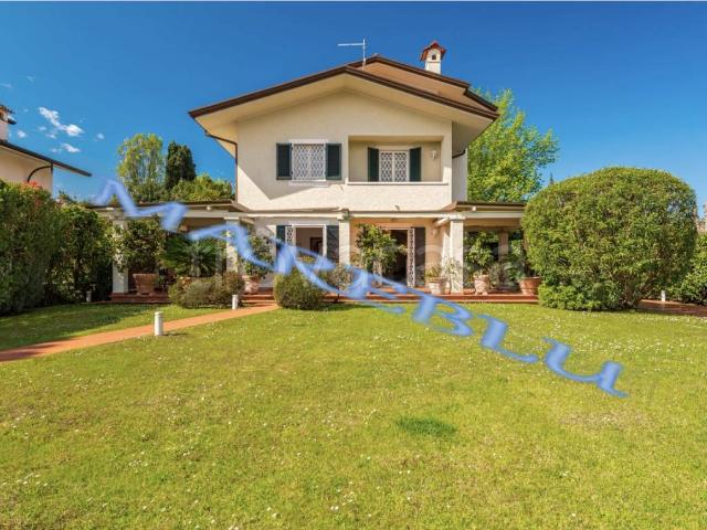 Villa in affitto a Forte dei Marmi via Versilia, 193, arredato, giardino privato, posto auto TrovaCasa