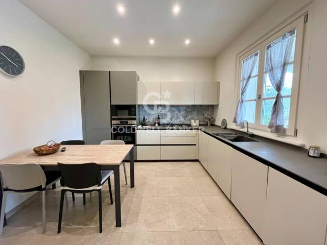 Villa in affitto a Forte dei Marmi via Versilia, arredato, giardino privato, nuova costruzione TrovaCasa