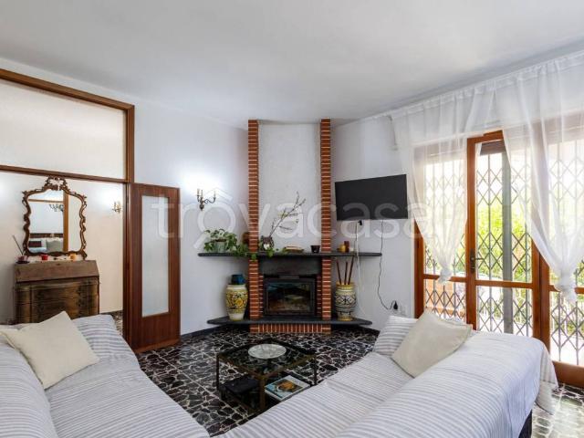 Villa in affitto a Forte dei Marmi via Agnelli 27, Forte dei Marmi, arredato, giardino privato, posto auto TrovaCasa