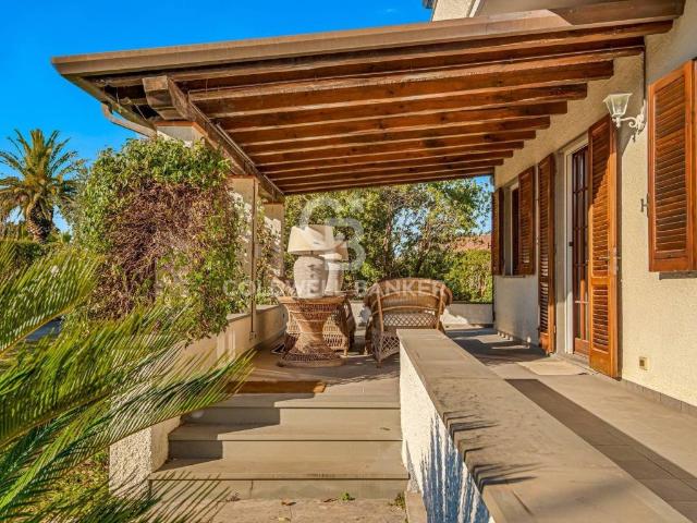 Villa in affitto a Forte dei Marmi via Allende, 50, arredato, giardino privato, vista panoramica TrovaCasa