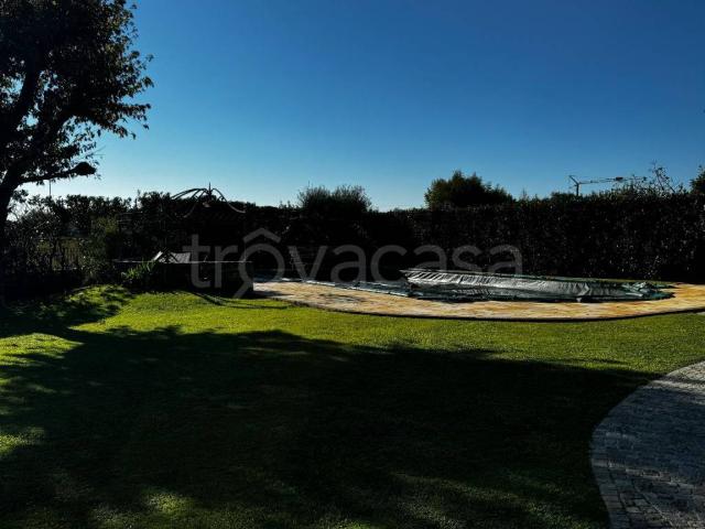 Villa in affitto a Forte dei Marmi via degli Olmi, 88A, arredato, giardino privato, terrazzo TrovaCasa