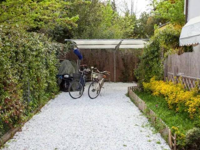 Villa in affitto a Forte dei Marmi via g. Amendola, 69A, arredato, giardino privato, vicinanze negozi TrovaCasa