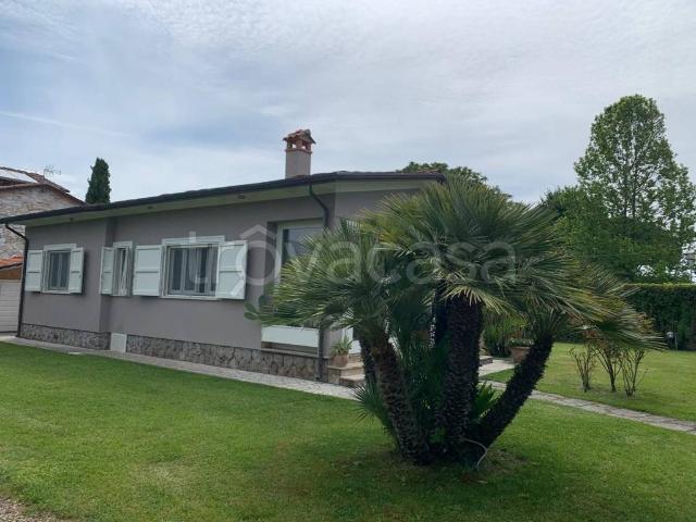 Villa in affitto a Forte dei Marmi via Leonardo da Vinci, arredato, giardino privato, aria condizionata TrovaCasa