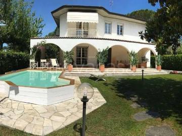 Villa in affitto a Forte dei Marmi via Palmiro Togliatti, 40, giardino, terrazzo, panoramica TrovaCasa