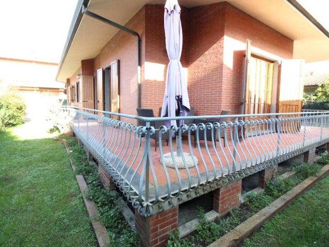Villa in affitto a Forte dei Marmi via Pietro Mascagni, 18A, arredato, giardino privato, posto auto TrovaCasa
