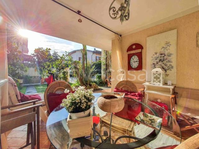 Villa in affitto a Forte dei Marmi via Quartieri l 47, giardino, terrazzo, aria condizionata TrovaCasa