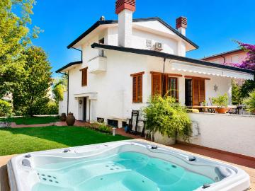 Villa in affitto a Forte dei Marmi