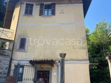 Villa in affitto a Faggeto Lario via per Palanzo, 4, non arredato/vuoto, giardino privato, box TrovaCasa