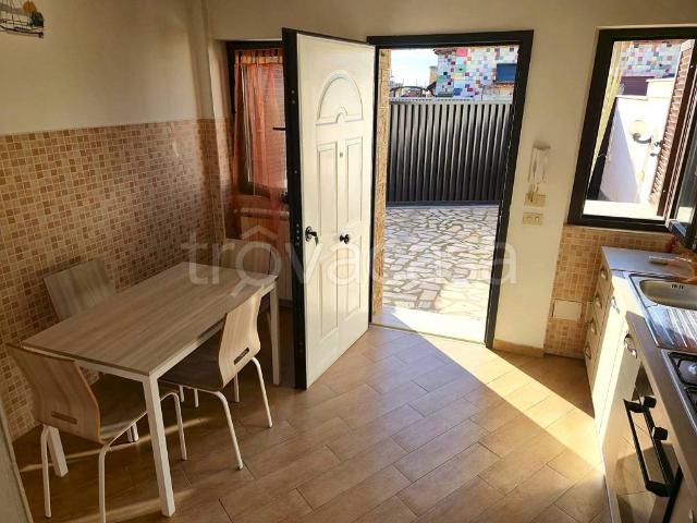 Villa in affitto a Fiumicino, arredato, giardino privato, lungomare TrovaCasa
