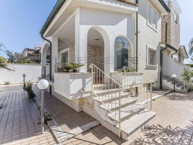Villa in affitto a Fiumicino RM