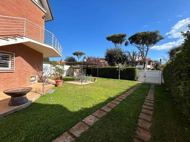 Villa in affitto a Fiumicino RM