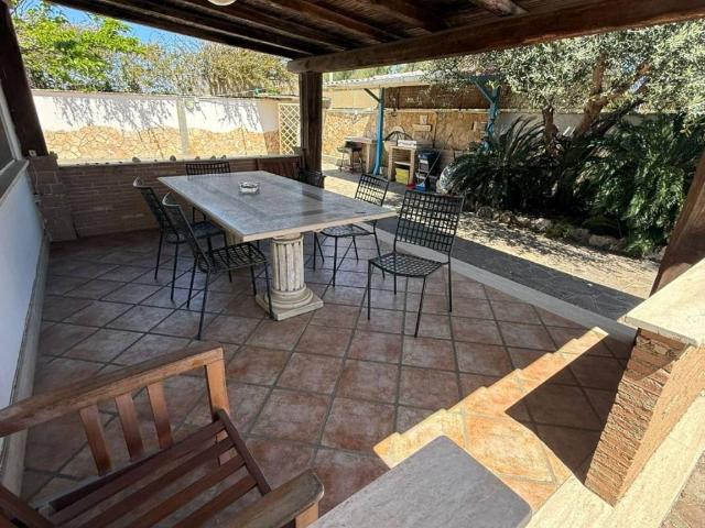 Villa in affitto a Fiumicino RM