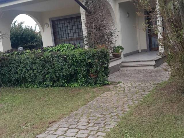 Villa in affitto a Fiumicino RM