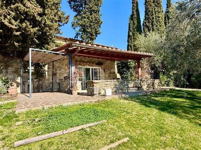 Villa in affitto a Firenze via di Giogoli, giardino privato, terrazzo, parzialmente arredato TrovaCasa