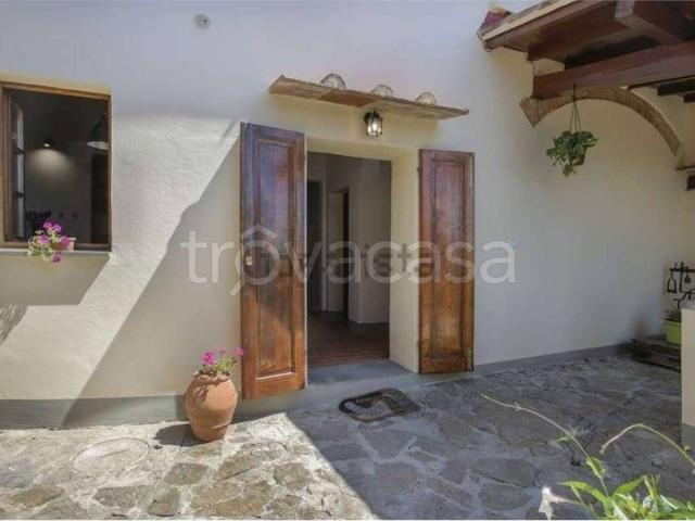 Villa in affitto a Firenze, posto auto, caminetto, cantina TrovaCasa